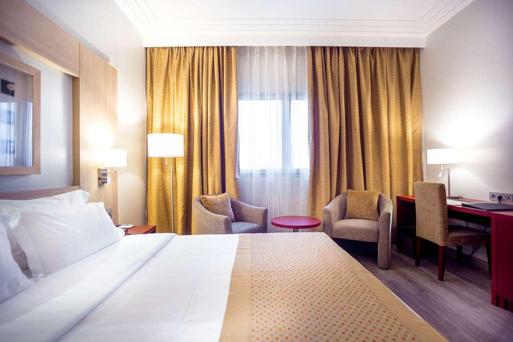 Golden Tulip Le Diplomate Hotel Cotonou Quarto foto