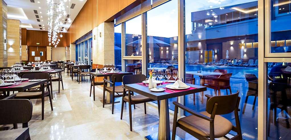 Golden Tulip Le Diplomate Hotel Cotonou Restaurante foto