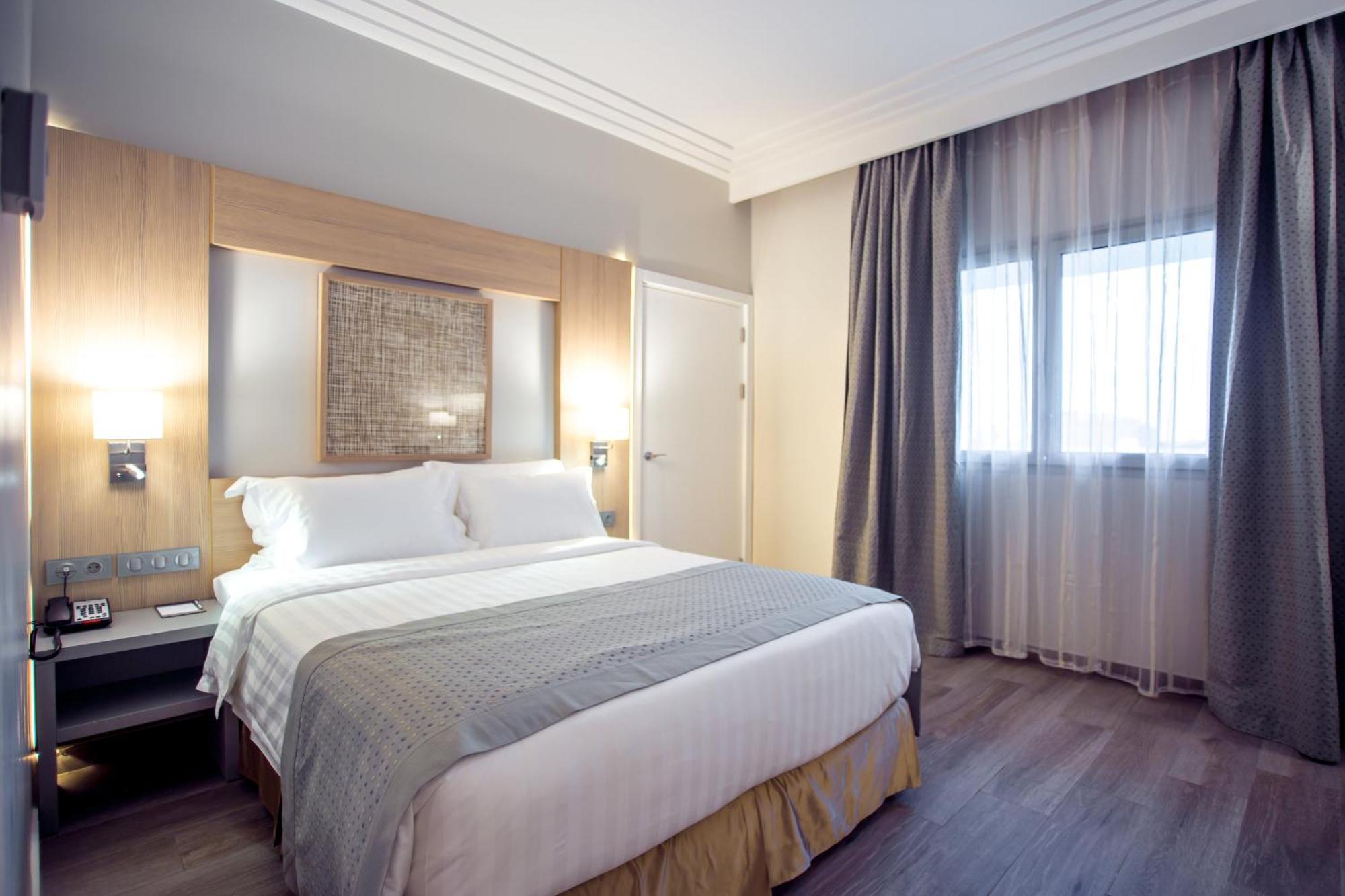 Golden Tulip Le Diplomate Hotel Cotonou Exterior foto