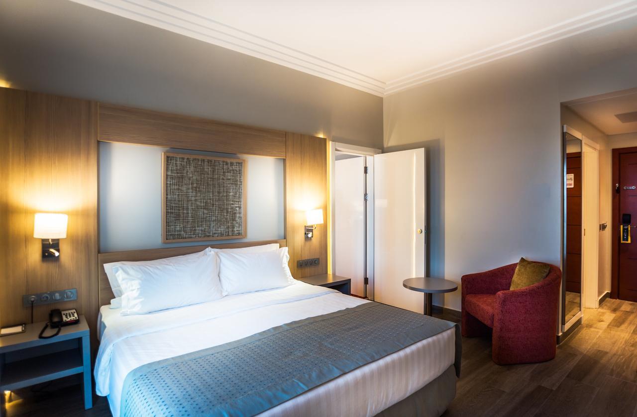 Golden Tulip Le Diplomate Hotel Cotonou Exterior foto