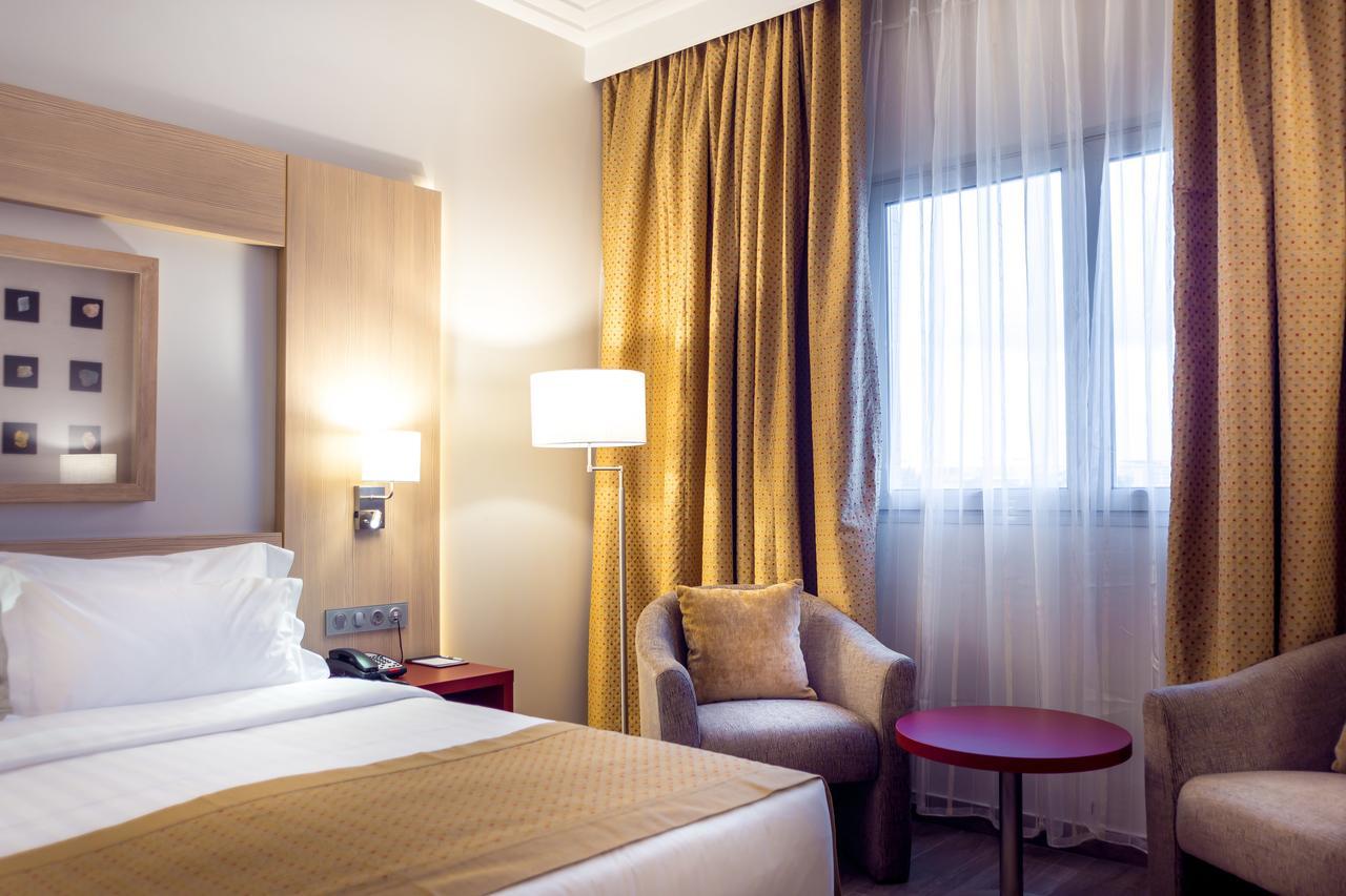 Golden Tulip Le Diplomate Hotel Cotonou Exterior foto