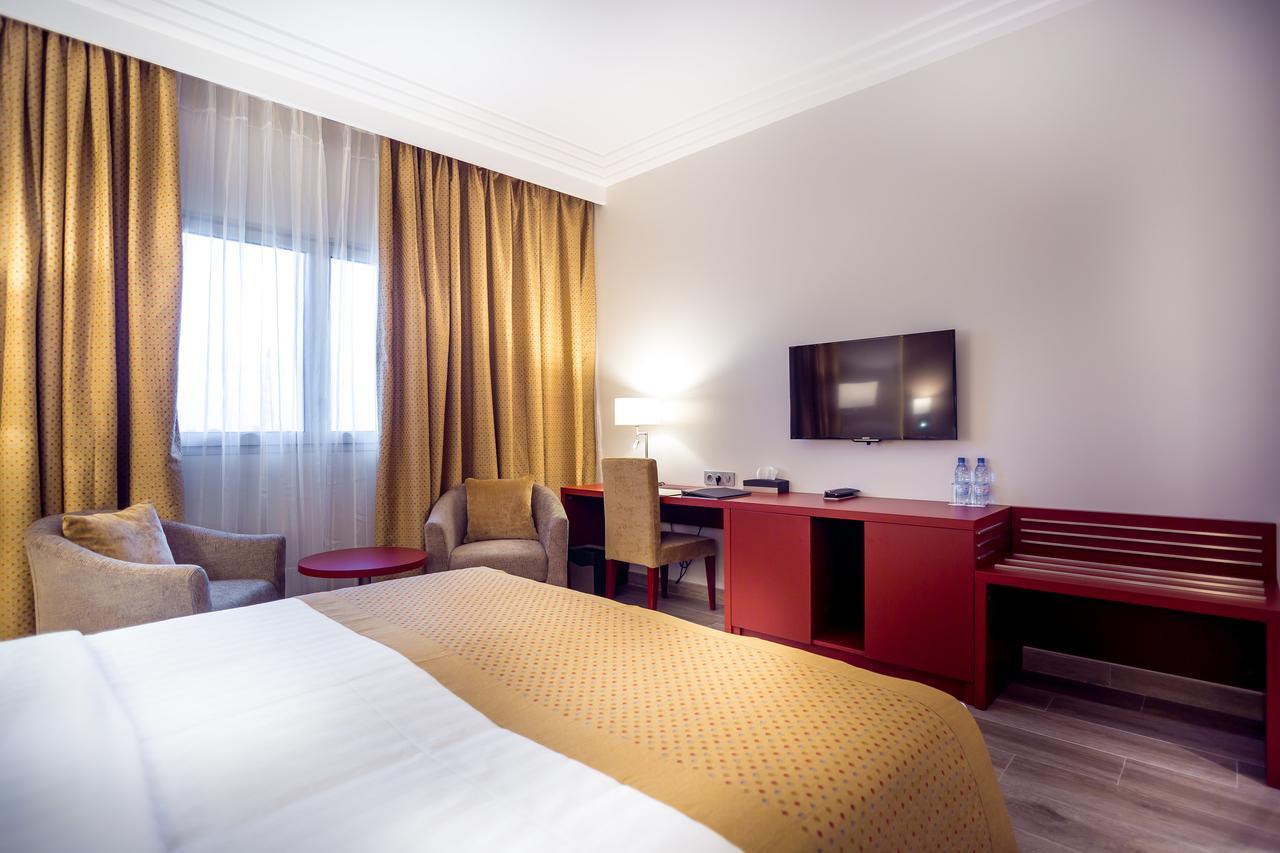 Golden Tulip Le Diplomate Hotel Cotonou Exterior foto
