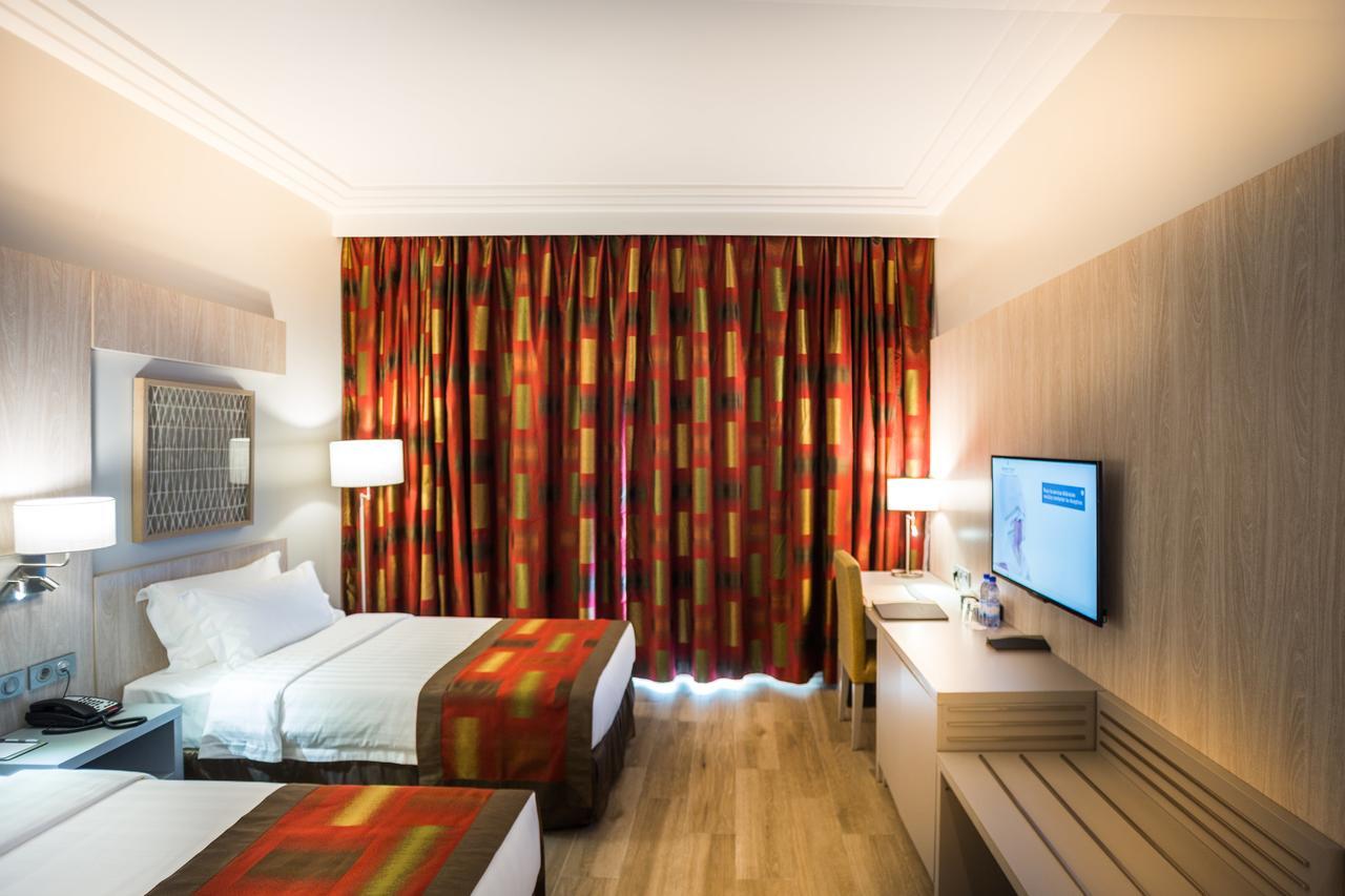 Golden Tulip Le Diplomate Hotel Cotonou Exterior foto